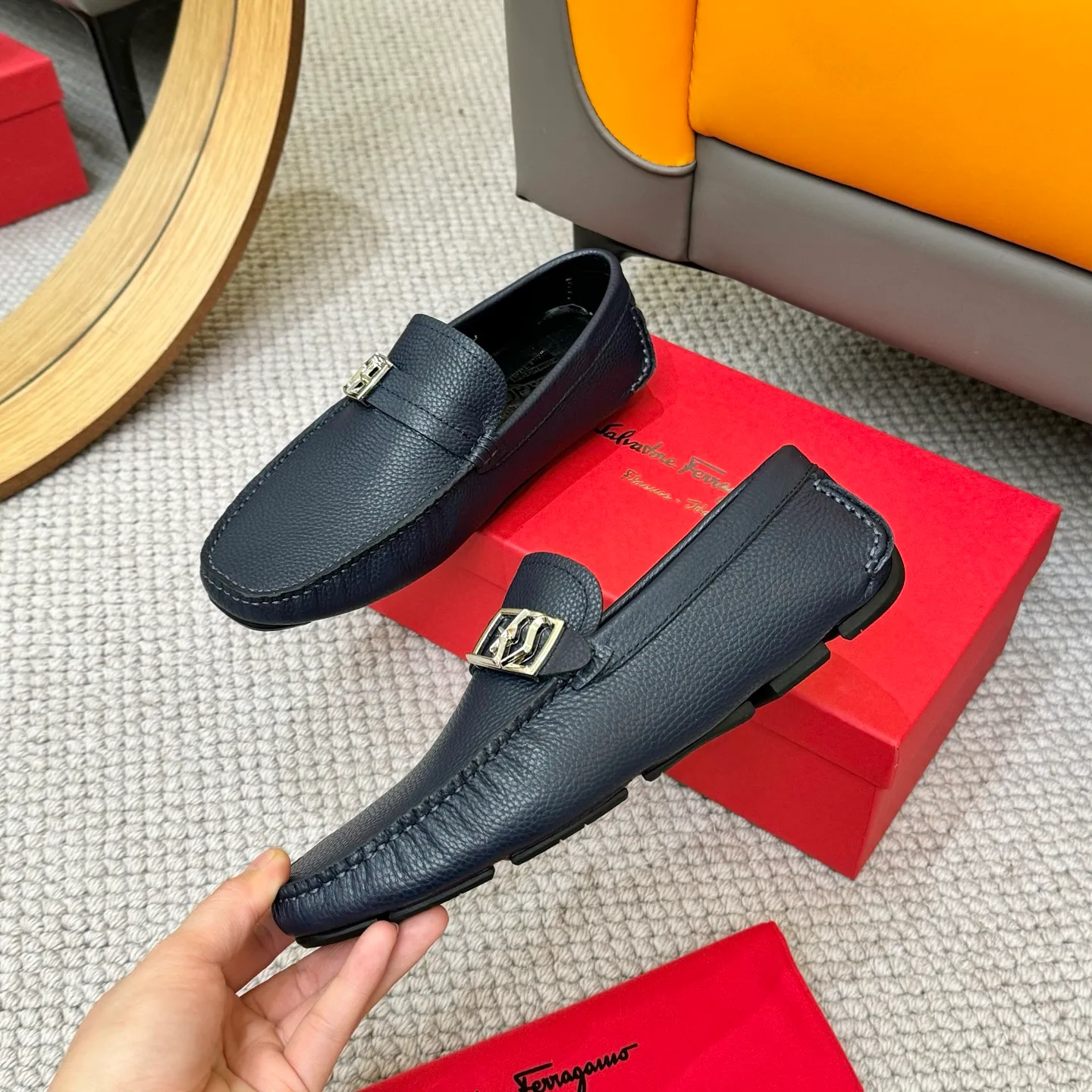 Men's men's shoes 💰420 (Yangli) Ferragamo 〰Ferragamo 2⃣️0⃣️2⃣️5️⃣ New series 👊🏻 Upper 🇮🇹 Italian imported calfskin, original outsole molding. Water-dyed sheepskin lining. The identity of every successful man is set off, and the upper and lower shoes are elegant and stable🚶🏻🚶🏻The high-end custom counter original replica is an eternal classic🔍️Number of codes: 38-46 with counter packaging